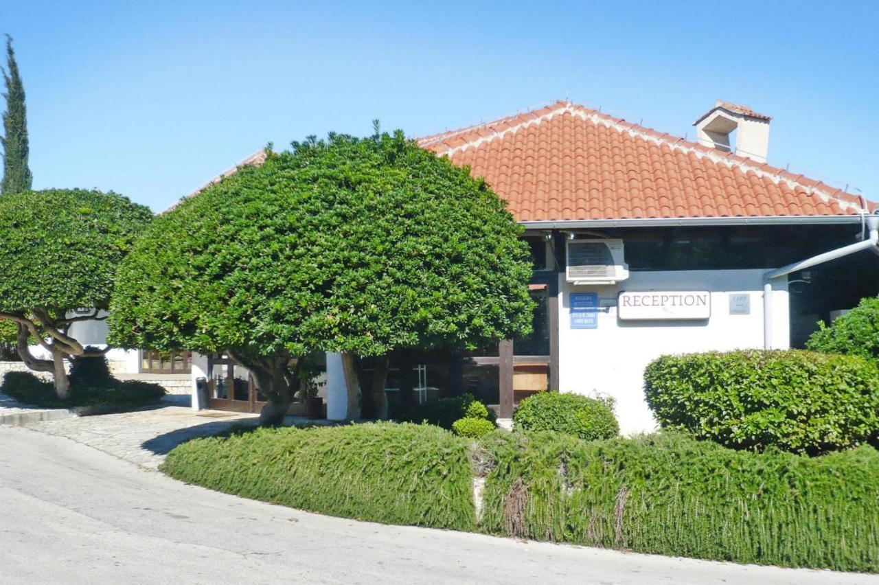 Belvilla Apartments In Holiday Resort Jezera Village, Island Murter Tisno Exterior photo